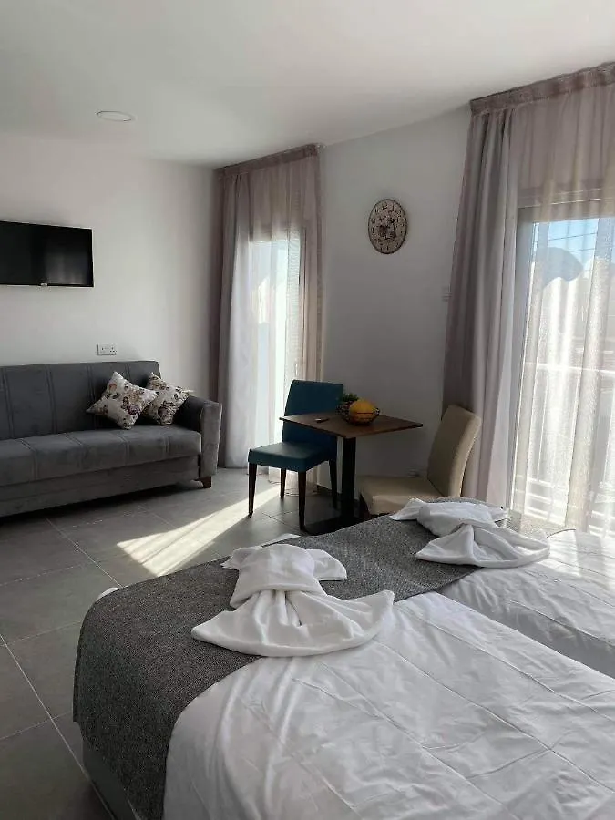 Ellenapa Apts & Studios Ayia Napa Appartamento
